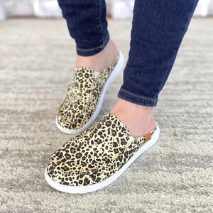 New Corkys Pontoon Leopard Print Slide Tennis Shoes